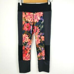 Joy Lab Womens S Black Red Floral Crop Leggings Athletic Gym Workout Yoga Pants